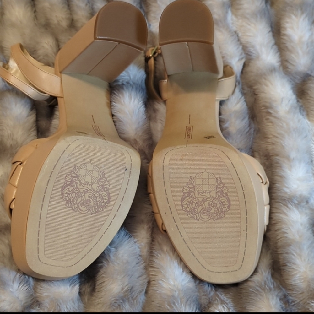 Brand new Vince Camuto Cream Heels ๐ - Picture 4 of 6
